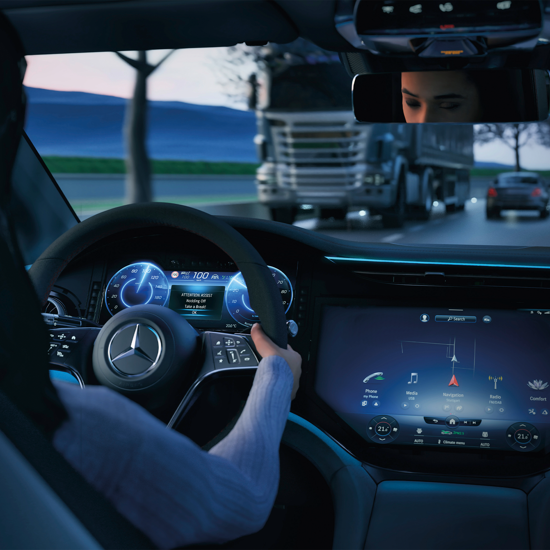 MB.DRIVE | Bezpečnost | Mercedes-Benz Pohled do interiéru na kokpit vozidla Mercedes-Benz.