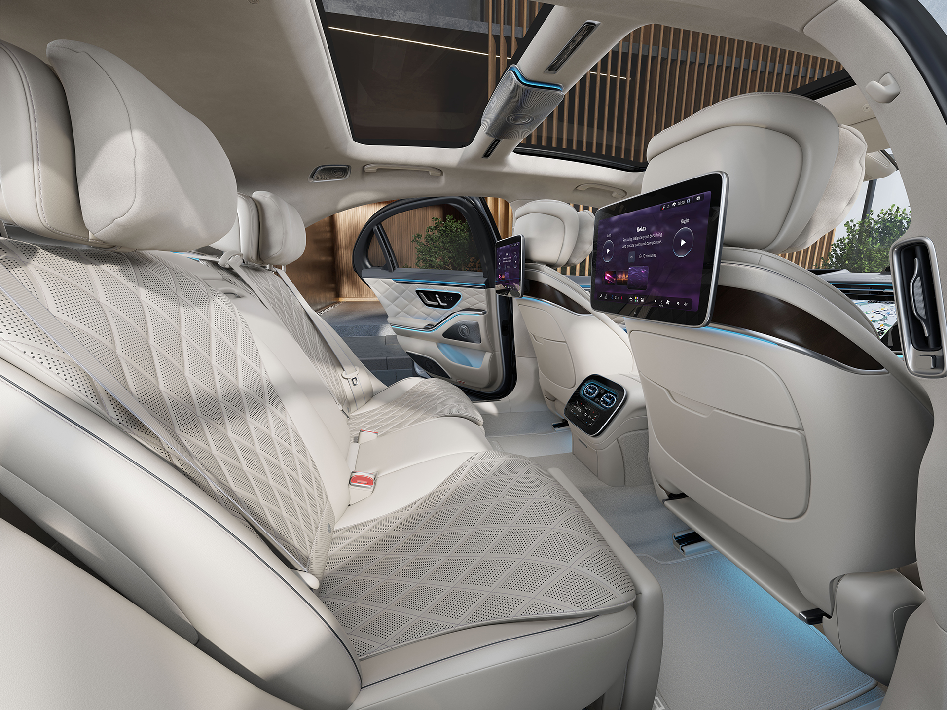 Komfort | Mercedes-Benz Pohled do interiéru vozu Mercedes-Benz.