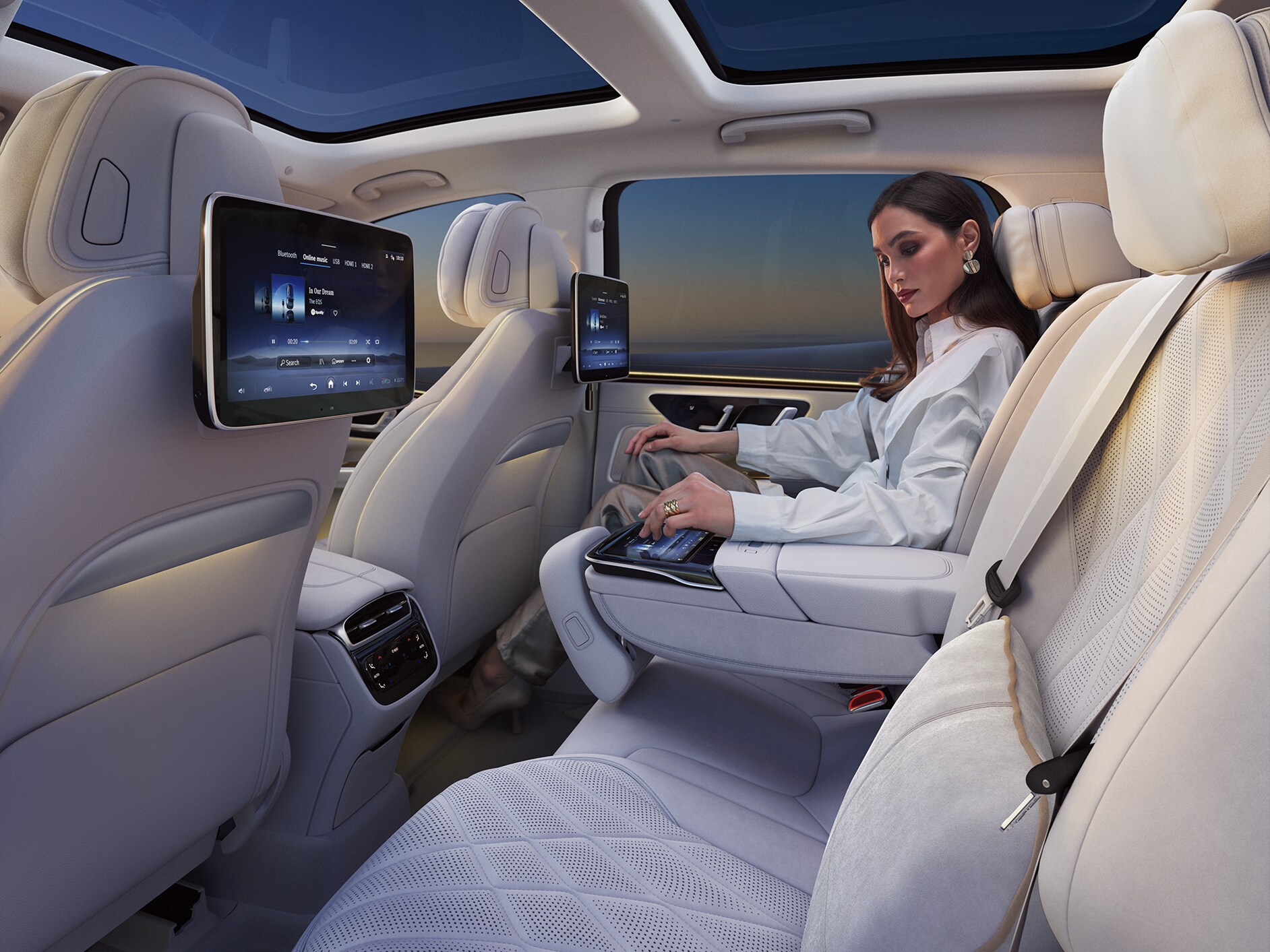 Zadní část interiéru vozidla Mercedes-Benz EQS SUV.