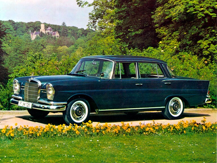 Mercedes-Benz „Fintail“ (W 111) z roku 1959.
