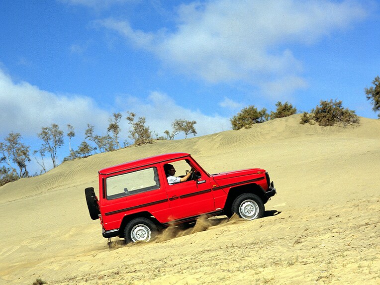 Mercedes-Benz Model G v poušti.