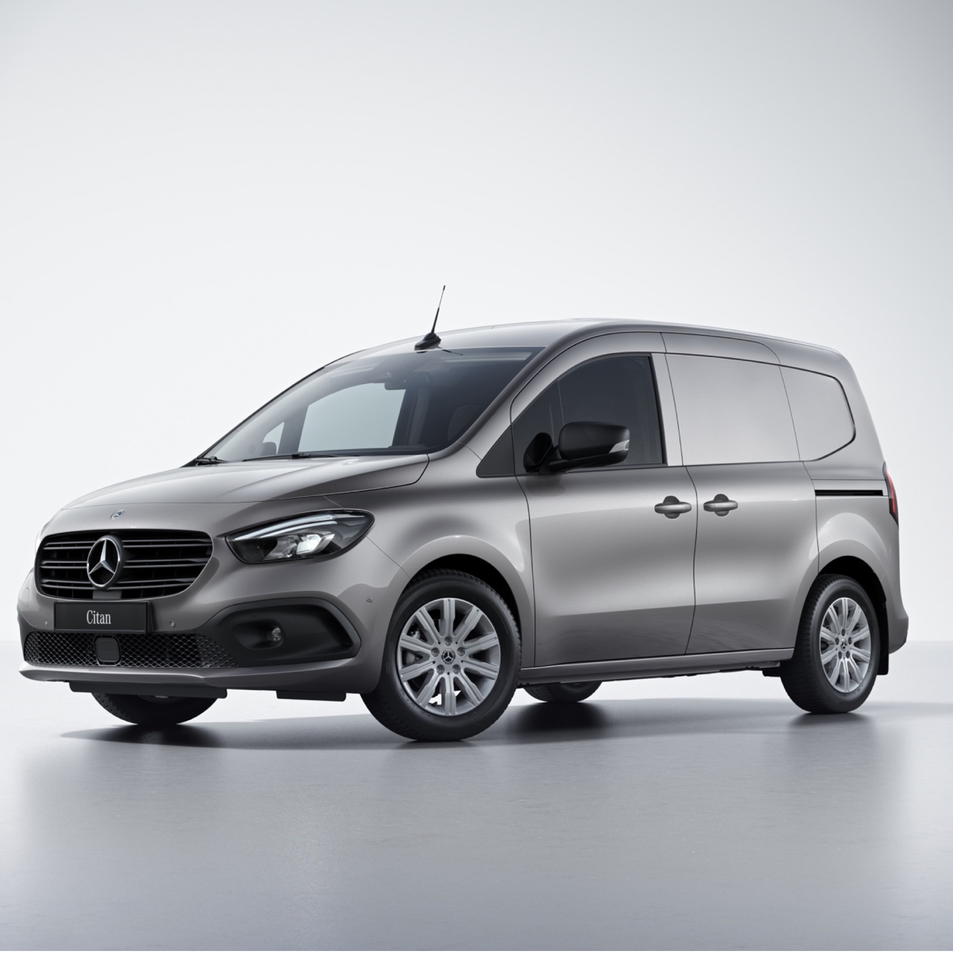 Digitální doplňky | Skříňová dodávka Citan | Mercedes-Benz Digitální doplňky pro skříňovou dodávku Mercedes-Benz Citan.