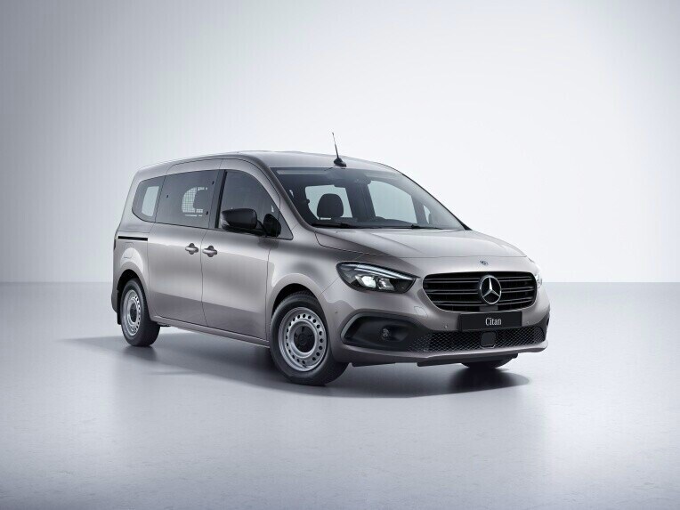 Skříňová dodávka Mercedes-Benz Citan v linii výbavy Mixto.