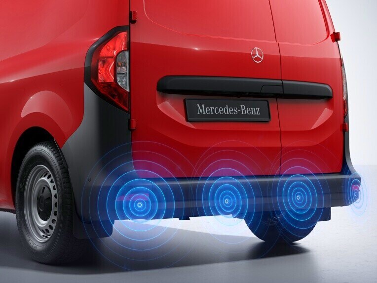 Zadní pomoc při parkování skříňové dodávky Mercedes-Benz Citan.