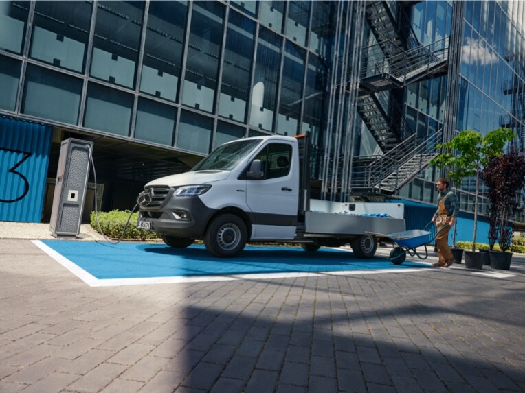 Nabíjející se podvozek Mercedes-Benz eSprinter.