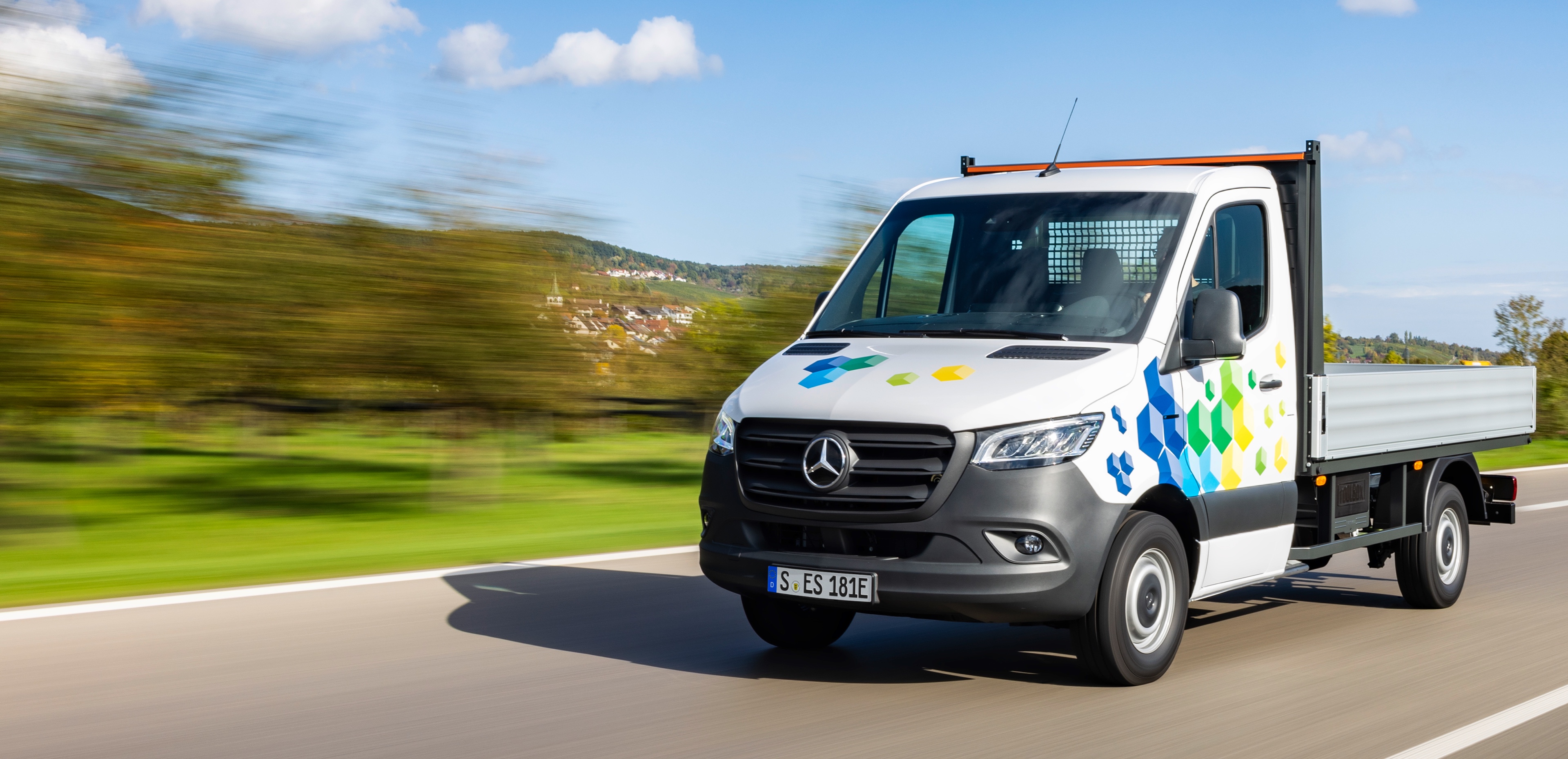 Podvozek eSprinter | Dodávková vozidla Mercedes-Benz Přizpůsobte nový eSprinter přesně na míru Vaší společnosti a Vašemu účelu použití.