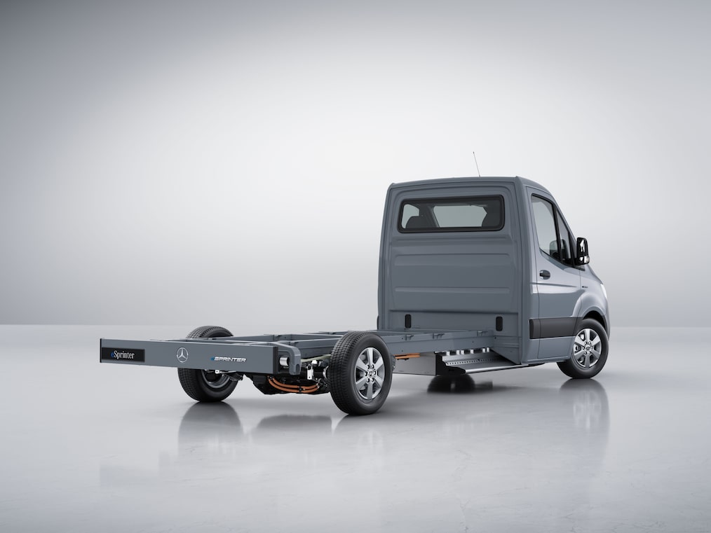Pohled zezadu na podvozek Mercedes-Benz eSprinter.