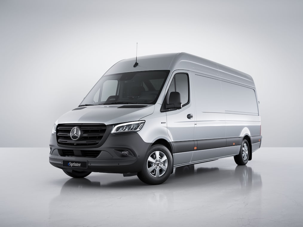 Skříňová dodávka Mercedes-Benz eSprinter s&nbsp;linií výbavy SELECT.