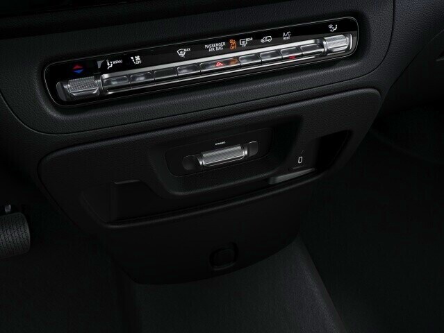 Poloautomaticky regulovaná klimatizace TEMPMATIC pro vozidlo Mercedes-Benz Vito.