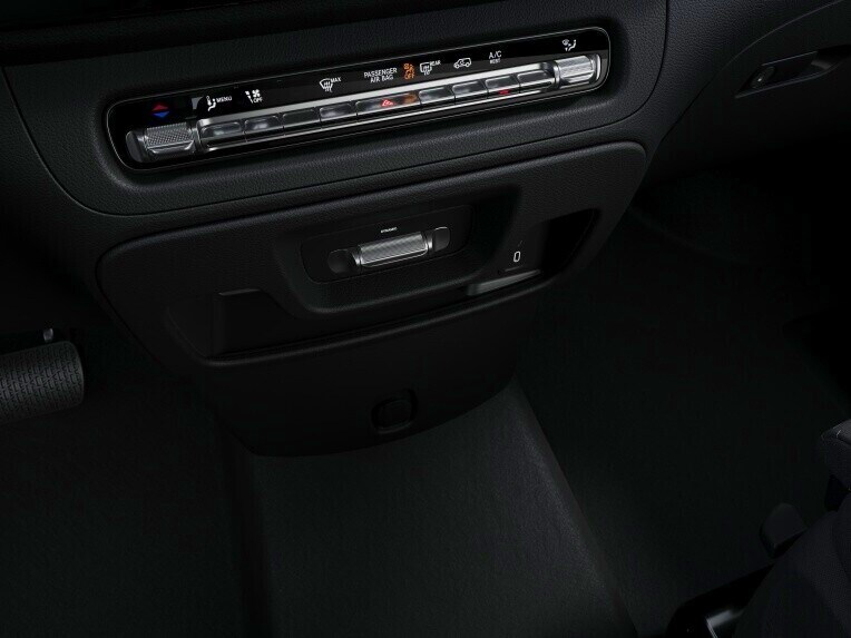 Poloautomaticky regulovaná klimatizace TEMPMATIC zvyšuje pohodlí díky příjemně temperovanému interiéru.