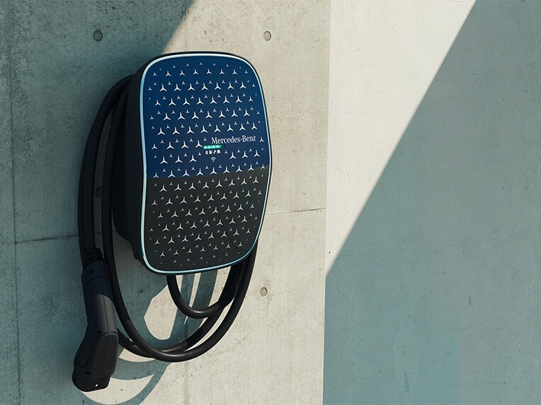 Domácí wallbox Mercedes-Benz představuje komfortní možnost nabíjení elektromobilů Mercedes-Benz.