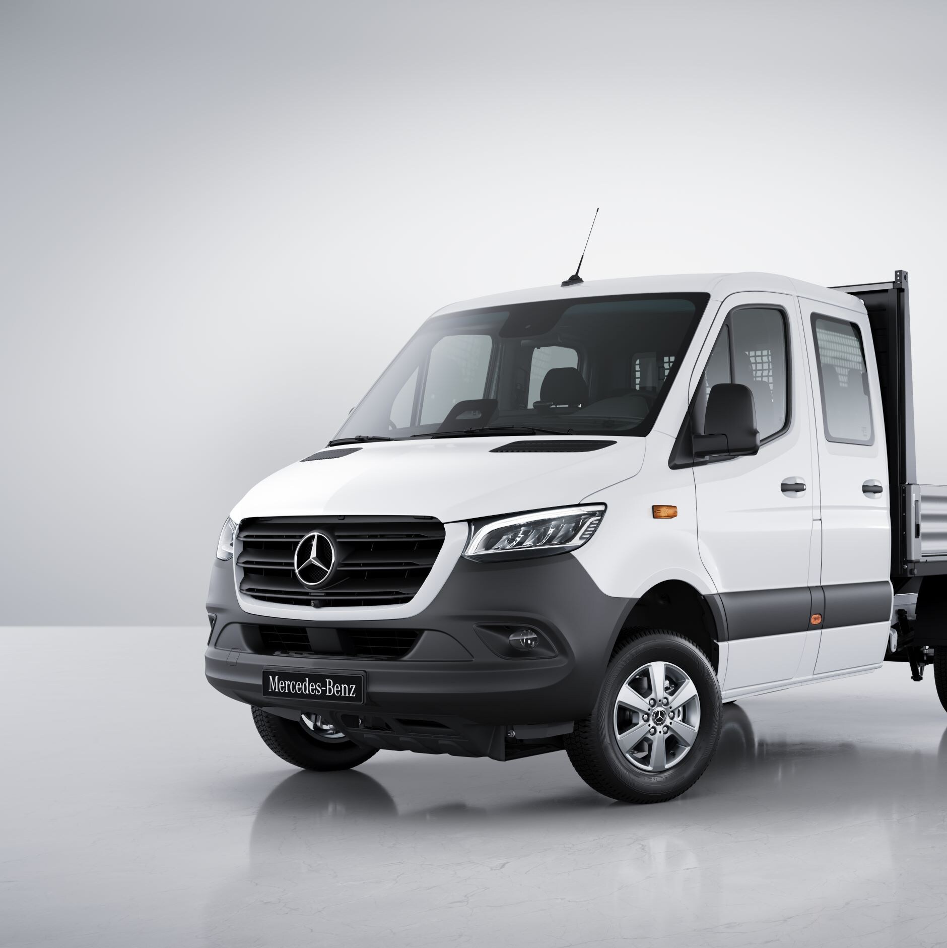Valníkové vozidlo Mercedes-Benz Sprinter.