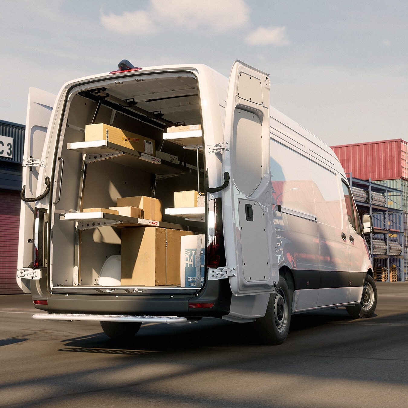 Mercedes-Benz Sprinter s dobře zorganizovanými policemi a systémem pro náklad
