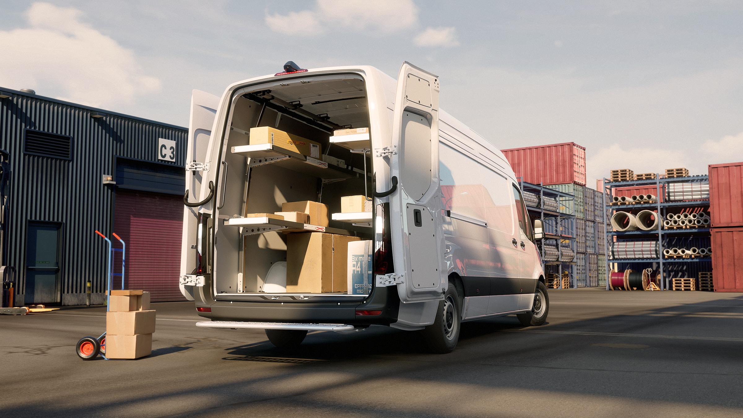 Skříňová dodávka Sprinter | Všechny modely Sprinter | Dodávková vozidla Mercedes-Benz Mercedes-Benz Sprinter s dobře zorganizovanými policemi a systémem pro náklad