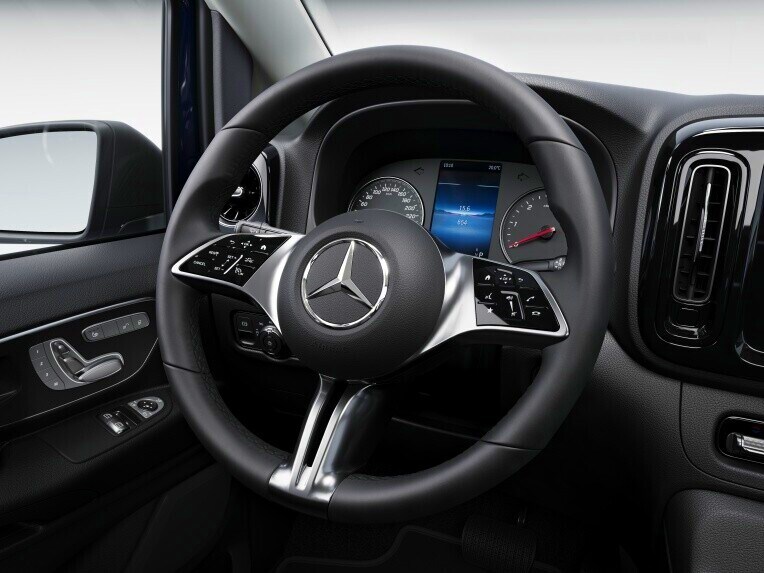 Automatická převodovka 9G-TRONIC má devět převodových stupňů, které udržují pokud možno nízké otáčky motoru v každé jízdní situaci.