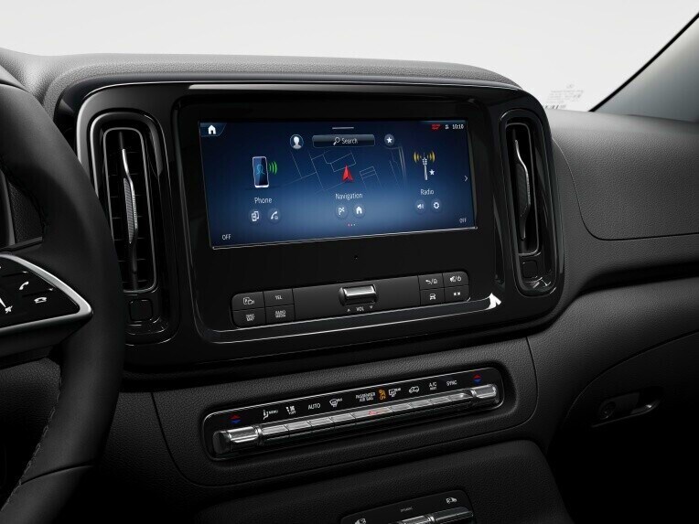 Navigace na multimediálním systému MBUX vozidla Mercedes-Benz Vito.