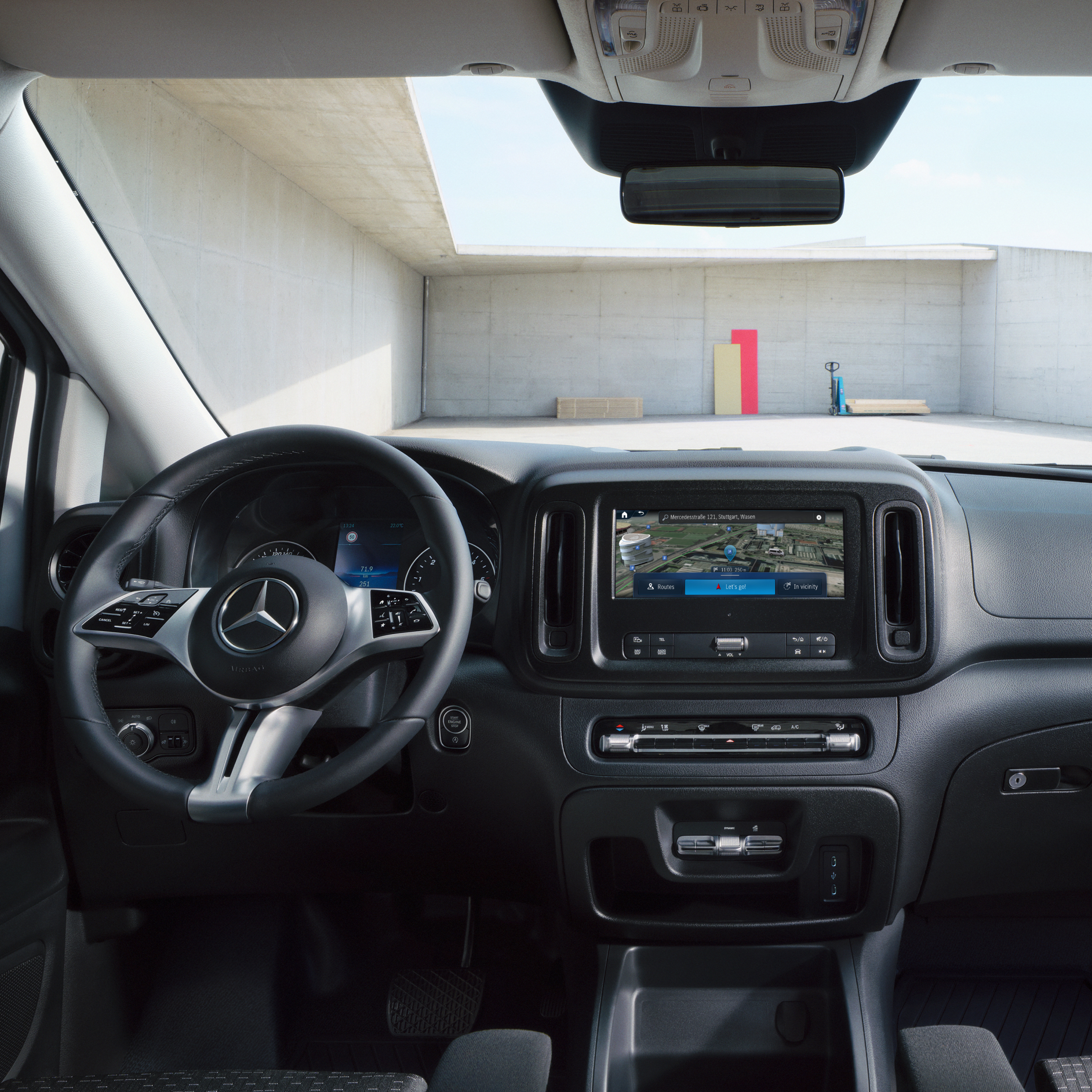 Navigace k parkování | Digitální doplňky | Mercedes-Benz Digitální doplněk Navigace k parkování v multimediálním systému MBUX ve vozidle Mercedes-Benz Vito.