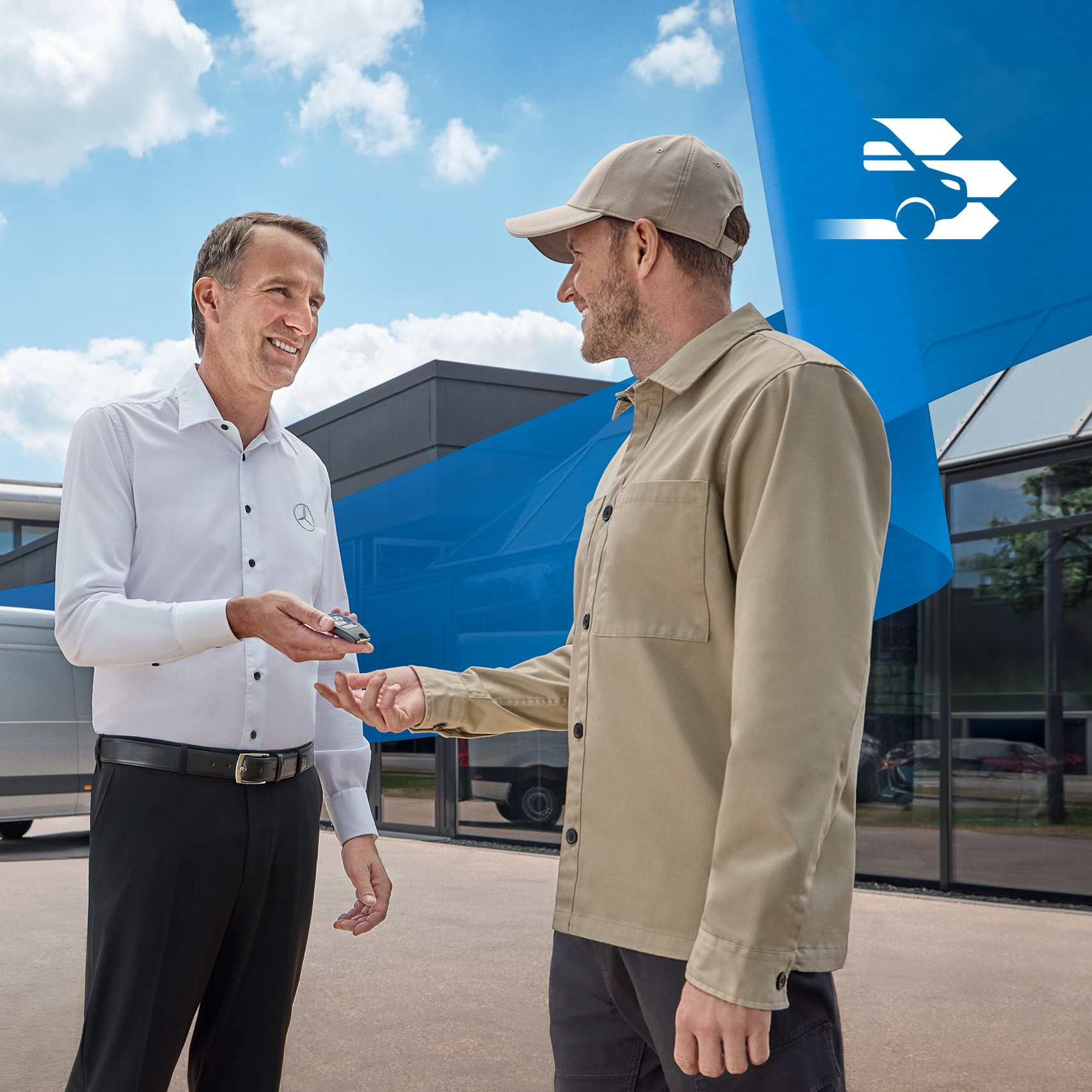 Mercedes-Benz | Servisní úkony pro dodávková vozidla | Přehled Dva muži hovoří o službě mobility Mercedes-Benz – snadné předání vozidla a flexibilní řešení mobility pro zákazníky.