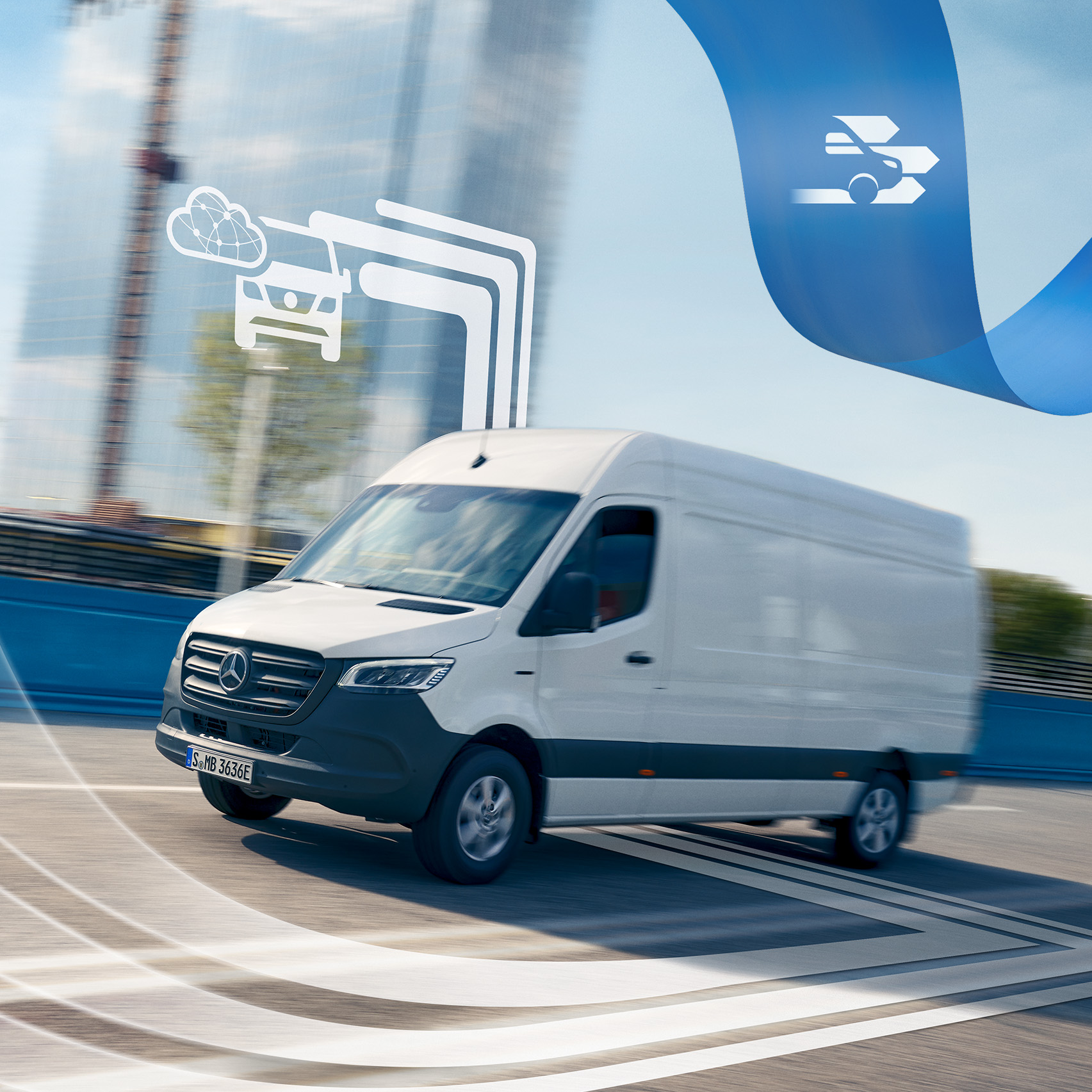 Mercedes-Benz | Technologie dodávkových vozidel | Digitální doplňky Bílé dodávkové vozidlo Mercedes-Benz Sprinter na silnici s digitálním symbolem.