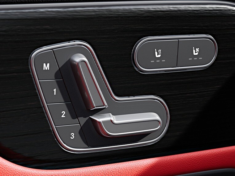 Sada sedadel AMG Performance High-End v novém modelu Mercedes-AMG GLA.